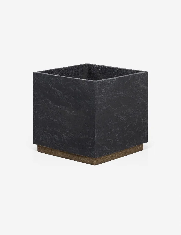 Livia Indoor / Outdoor Planter Pot